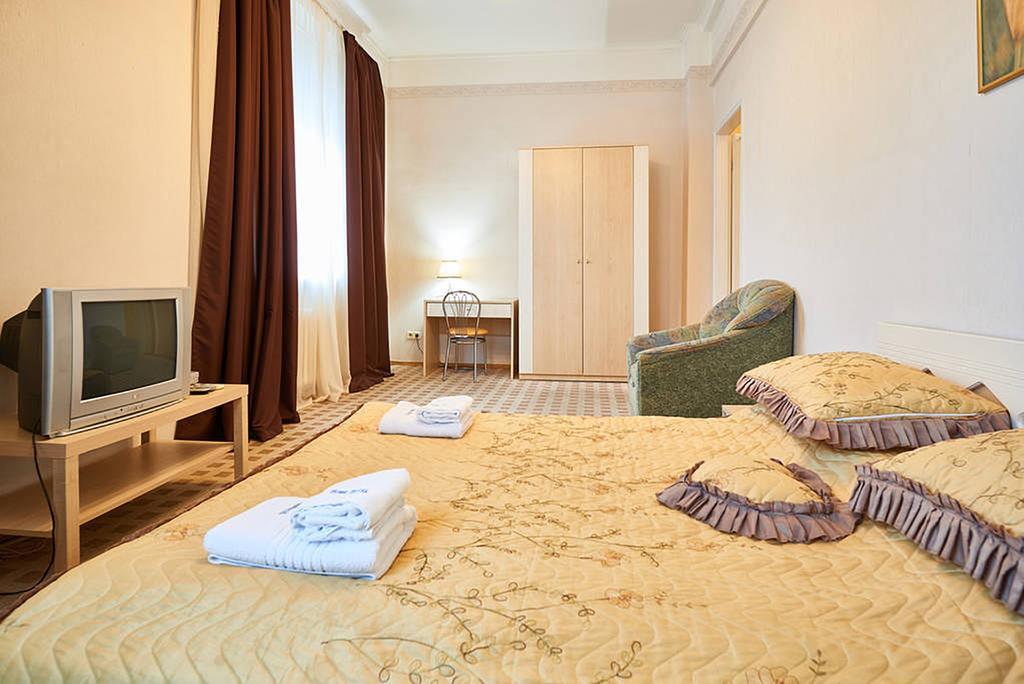 Home Hotel Apartments On Khreshchatyk Area Kiev Ngoại thất bức ảnh
