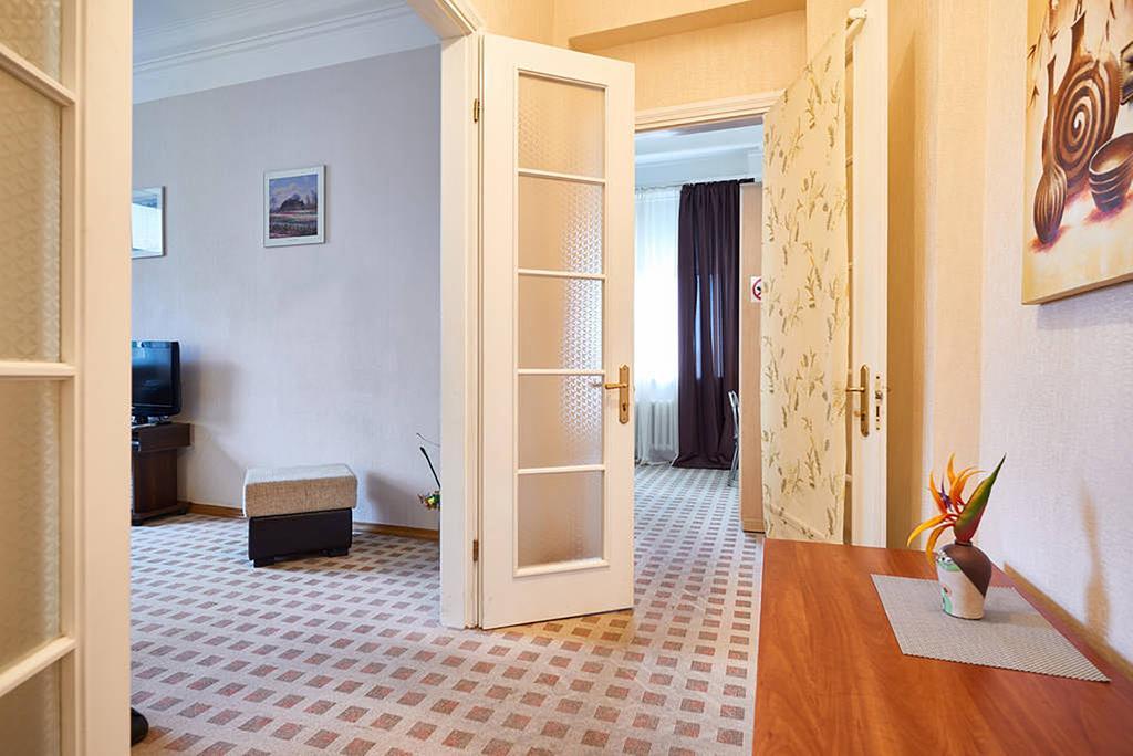 Home Hotel Apartments On Khreshchatyk Area Kiev Ngoại thất bức ảnh