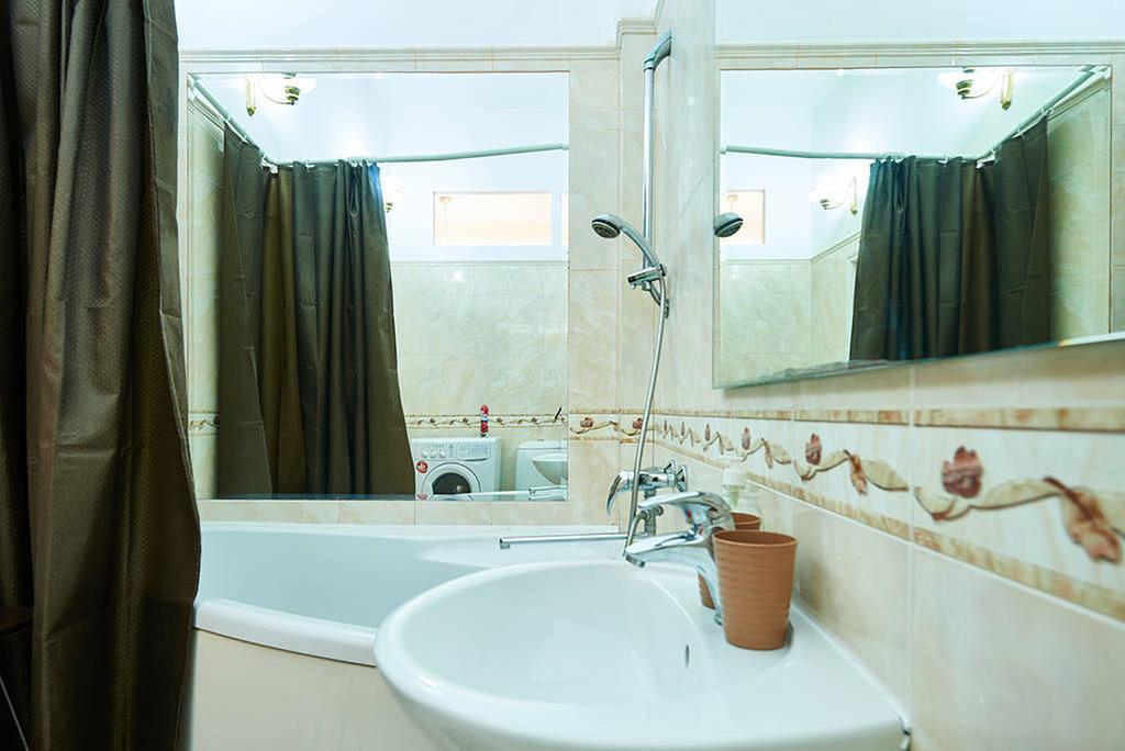 Home Hotel Apartments On Khreshchatyk Area Kiev Ngoại thất bức ảnh