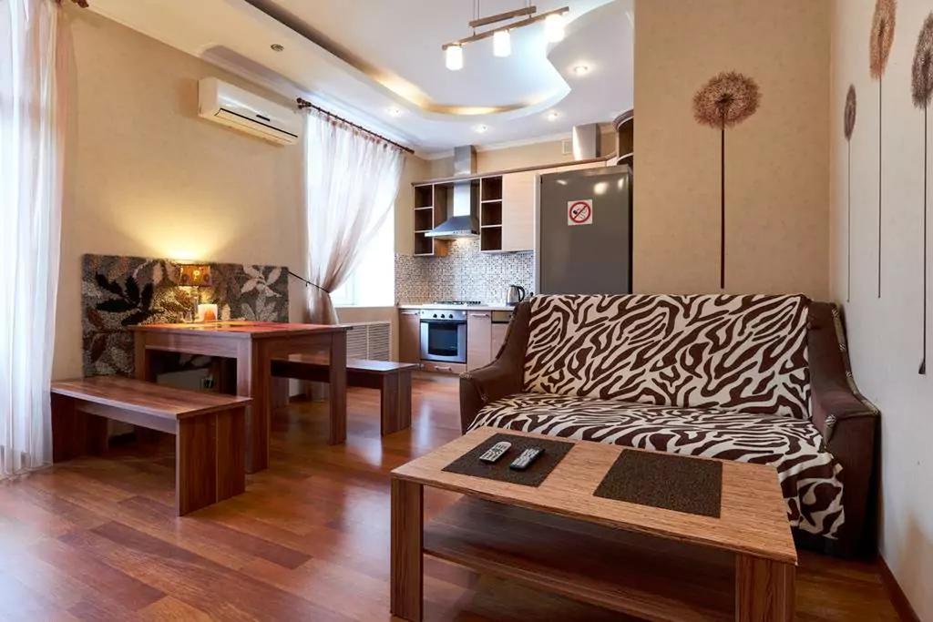 Home Hotel Apartments On Khreshchatyk Area Kiev Ngoại thất bức ảnh