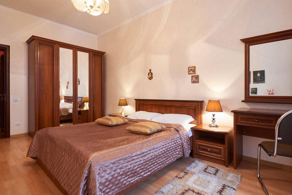 Home Hotel Apartments On Khreshchatyk Area Kiev Ngoại thất bức ảnh